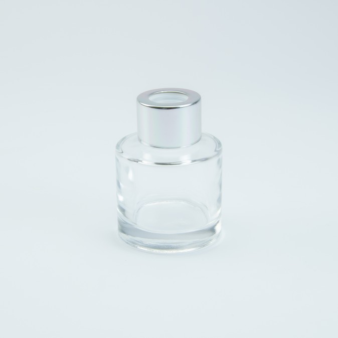 parfumflesje-cylinder-met-zilveren-schroefdop-50-ml