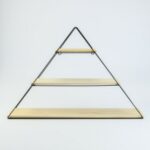 metalen-rek-driehoek-met-3-houten-leggers-605x125x405-cm
